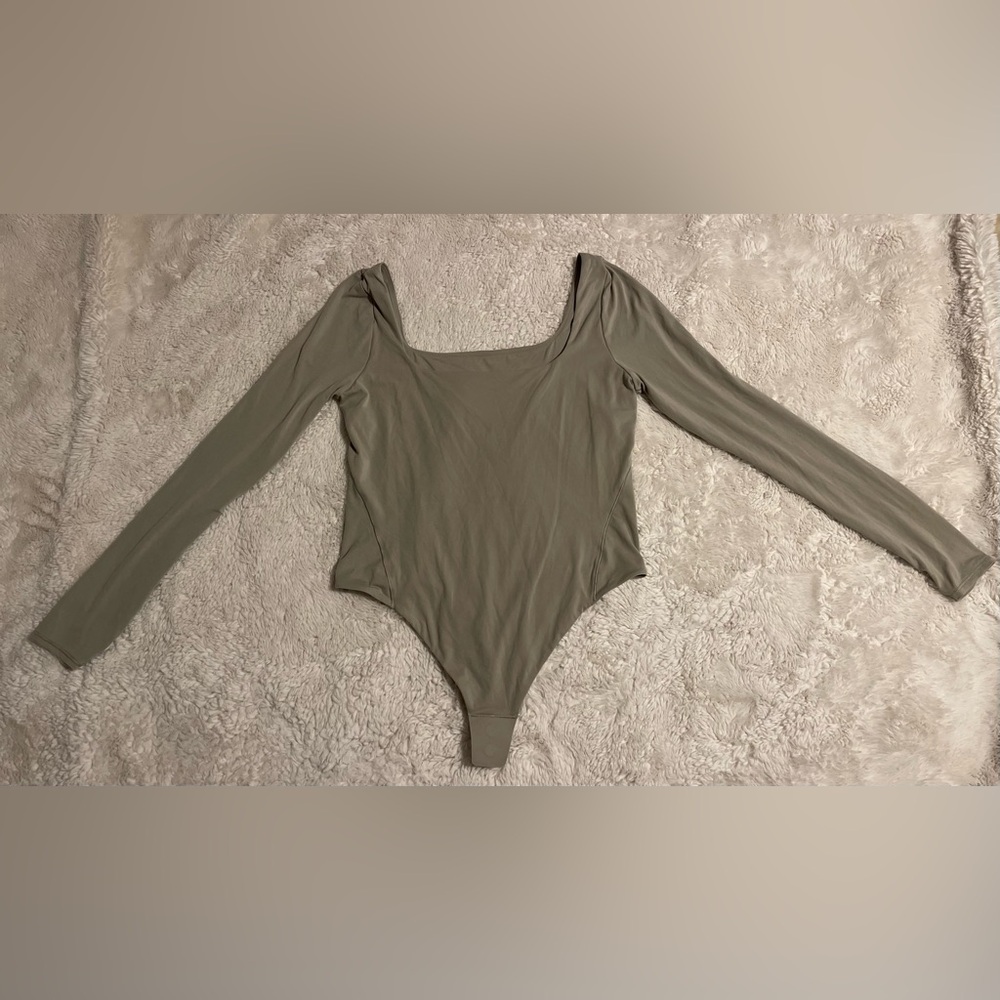 Lululemon Wundermost Ultra-Soft Nulu Square Neck Long Sleeve Bodysuit Green Sz L